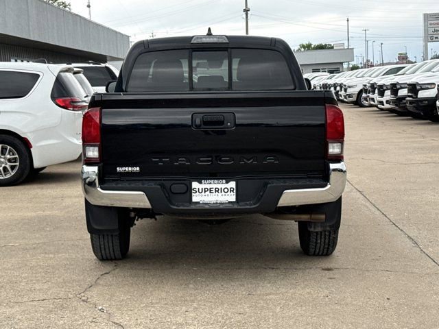 Used 2022 Toyota Tacoma SR5 w/ SR5 Appearance Package (SM) RWD image 4