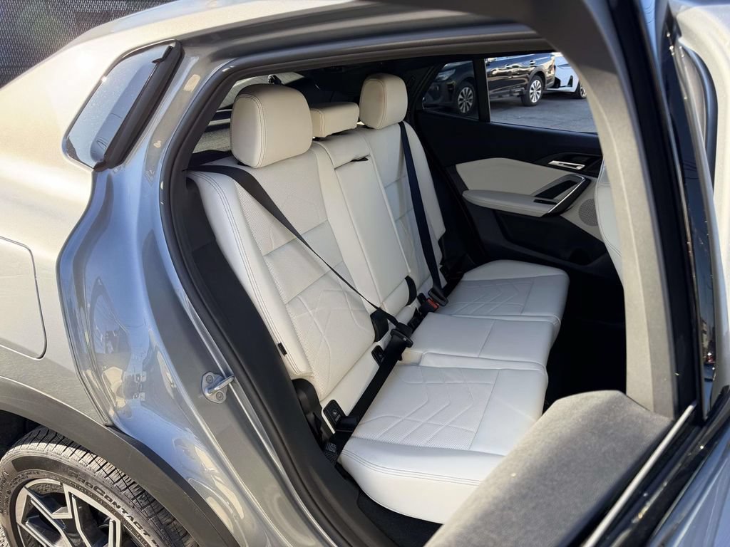 Used 2026 BMW X2 xDrive28i AWD/4WD image 14