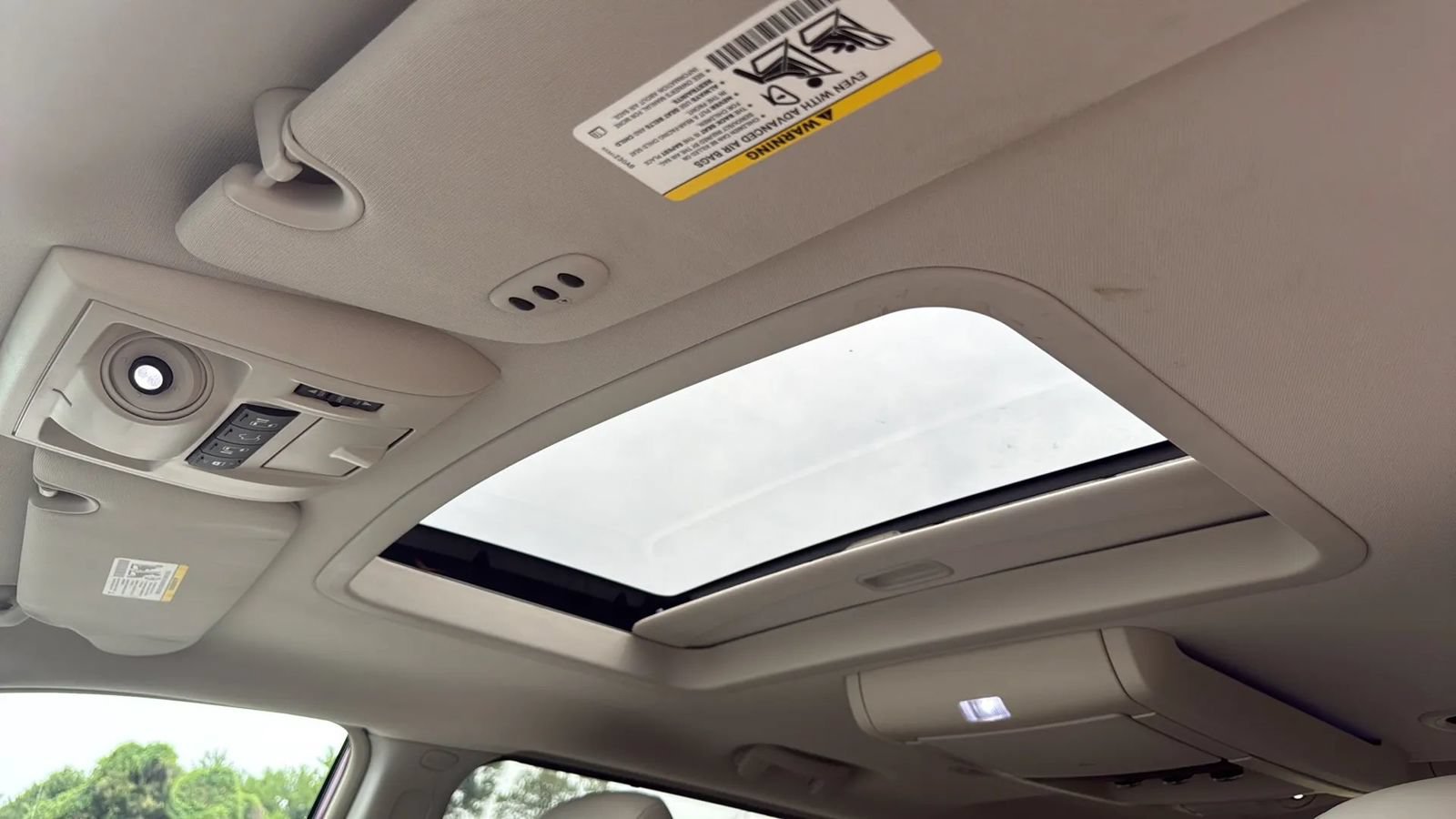 Used 2014 Chrysler Town & Country Limited w/ Luxury Group FWD image 22