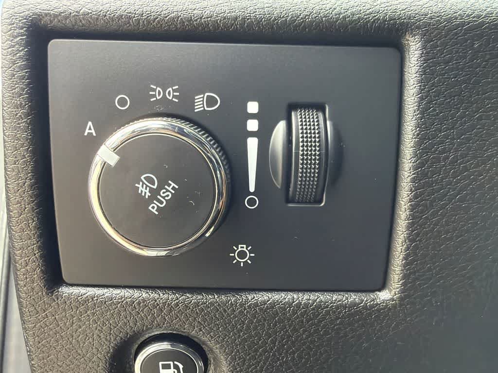 Used 2022 Jeep Grand Cherokee Laredo X AWD/4WD image 32