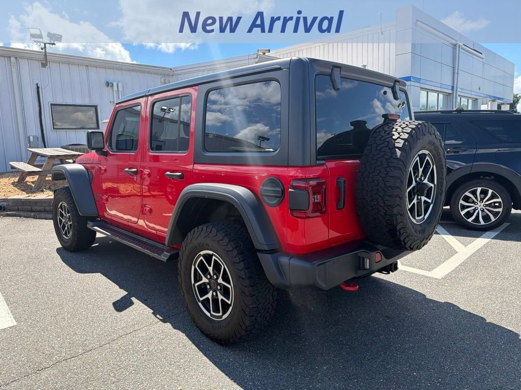 Used 2024 Jeep Wrangler Unlimited Rubicon AWD/4WD image 8