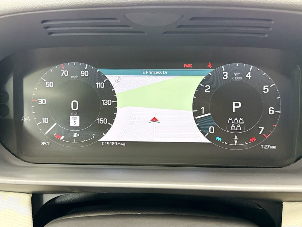 Used 2024 Land Rover Discovery Dynamic SE image 34