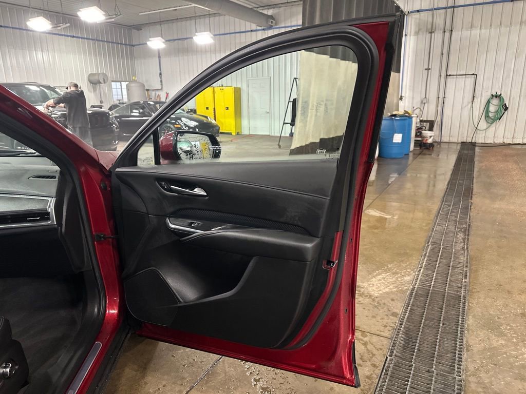 Used 2024 Cadillac XT4 Sport image 29