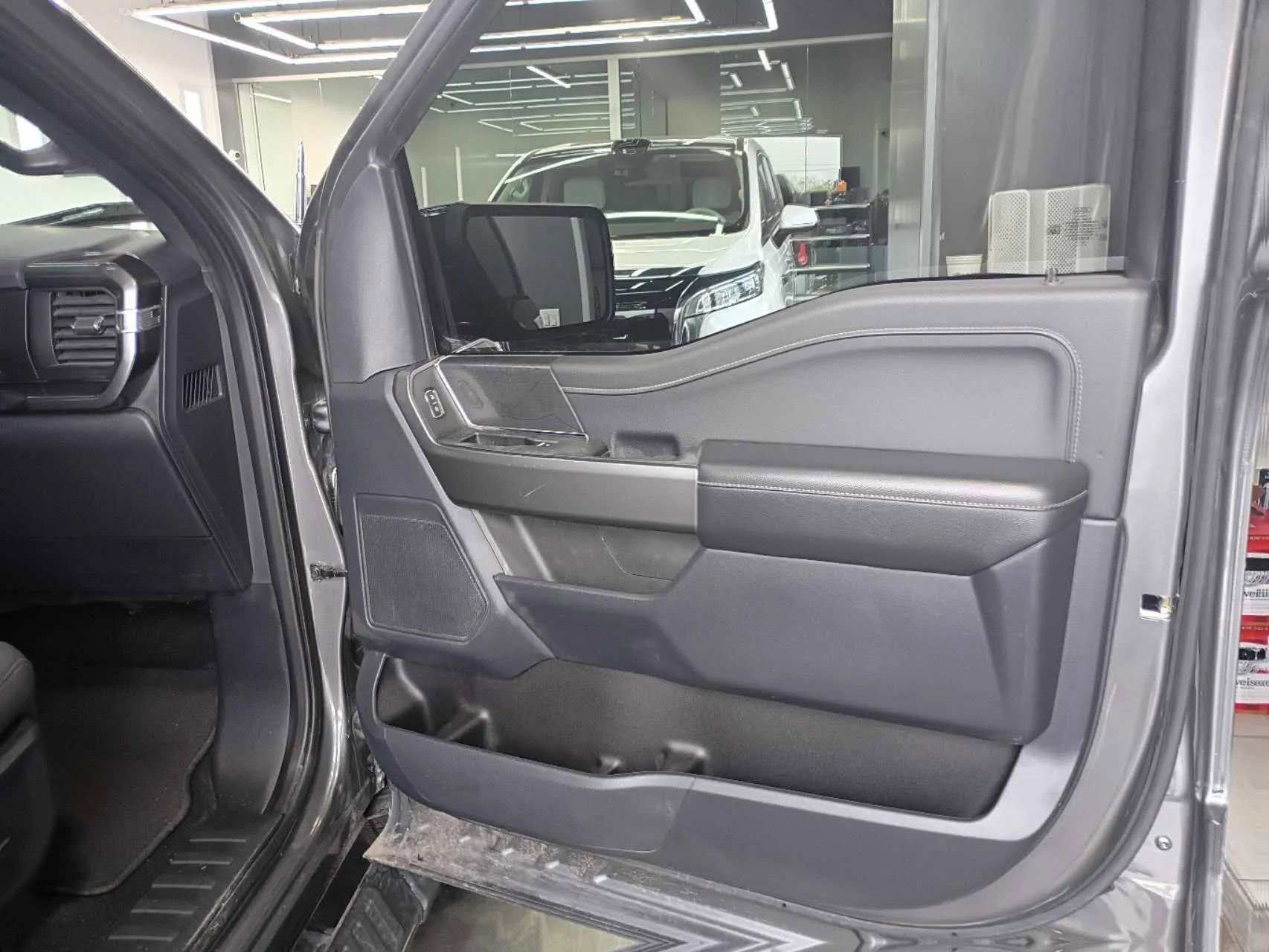 Used 2022 Ford F150 XLT w/ Equipment Group 302A High image 21