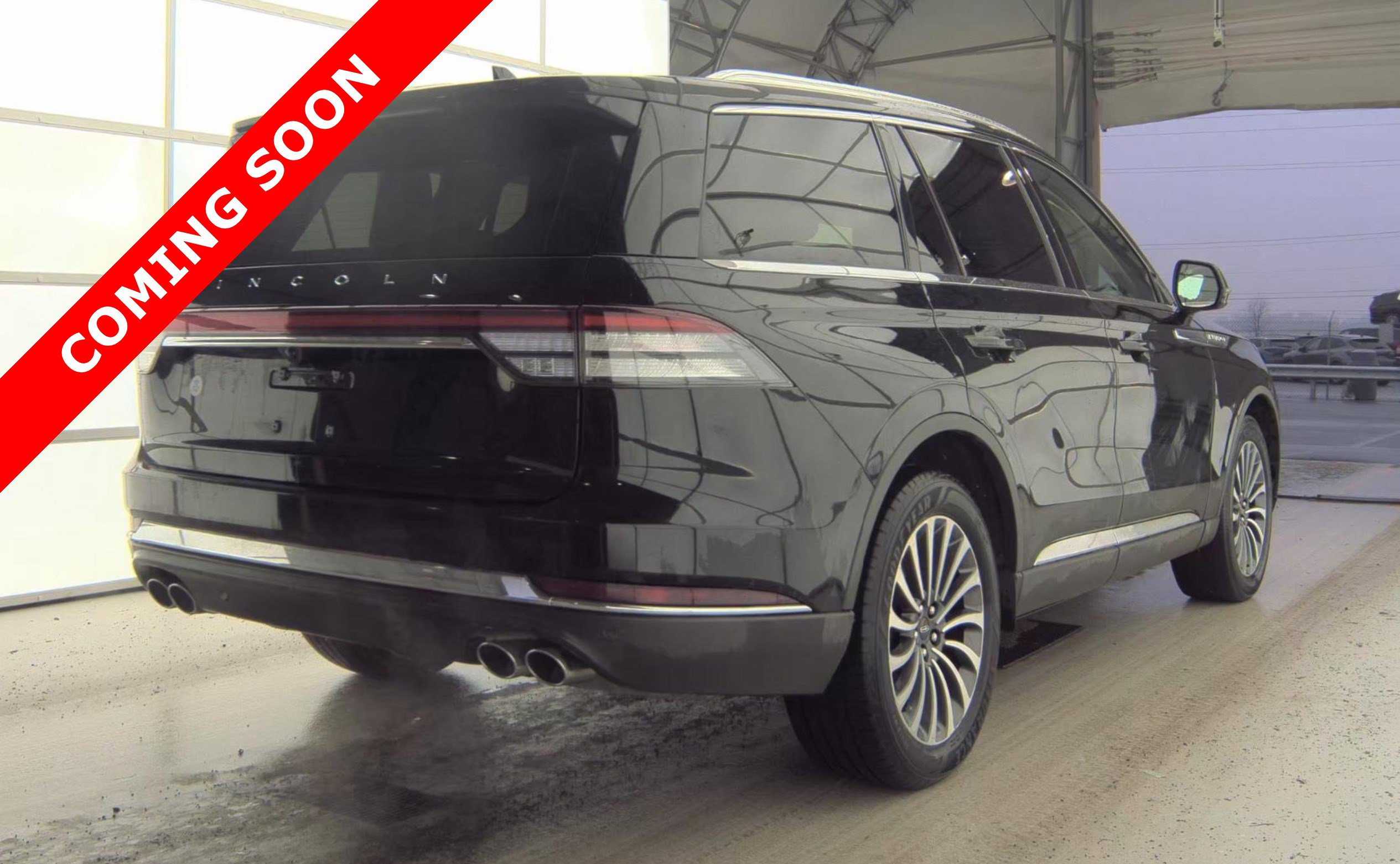 Used 2024 Lincoln Aviator AWD w/ Premium Package image 4