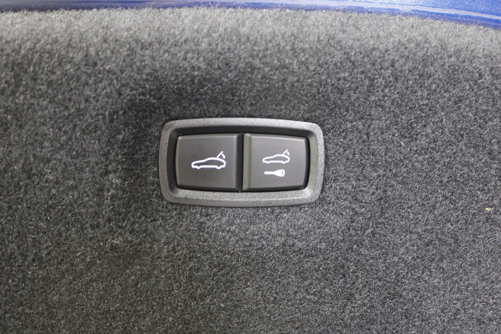 Certified 2021 Porsche Taycan image 18