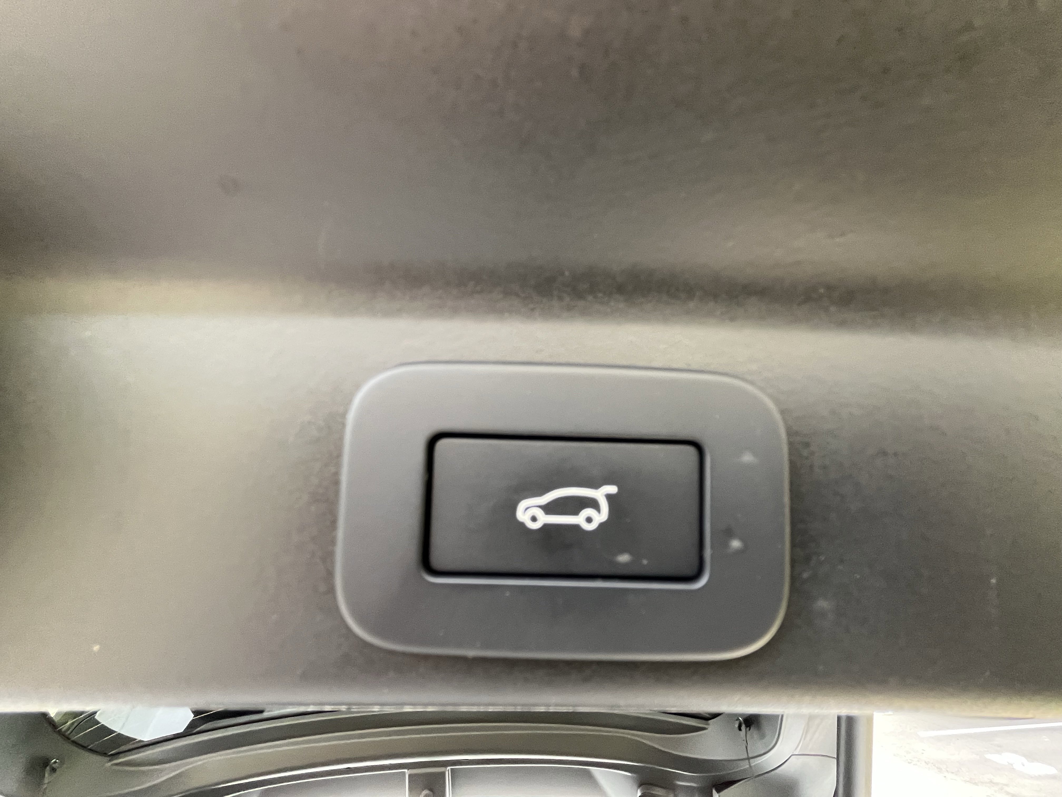 Certified 2025 Jaguar F-PACE R-Dynamic S AWD/4WD image 37