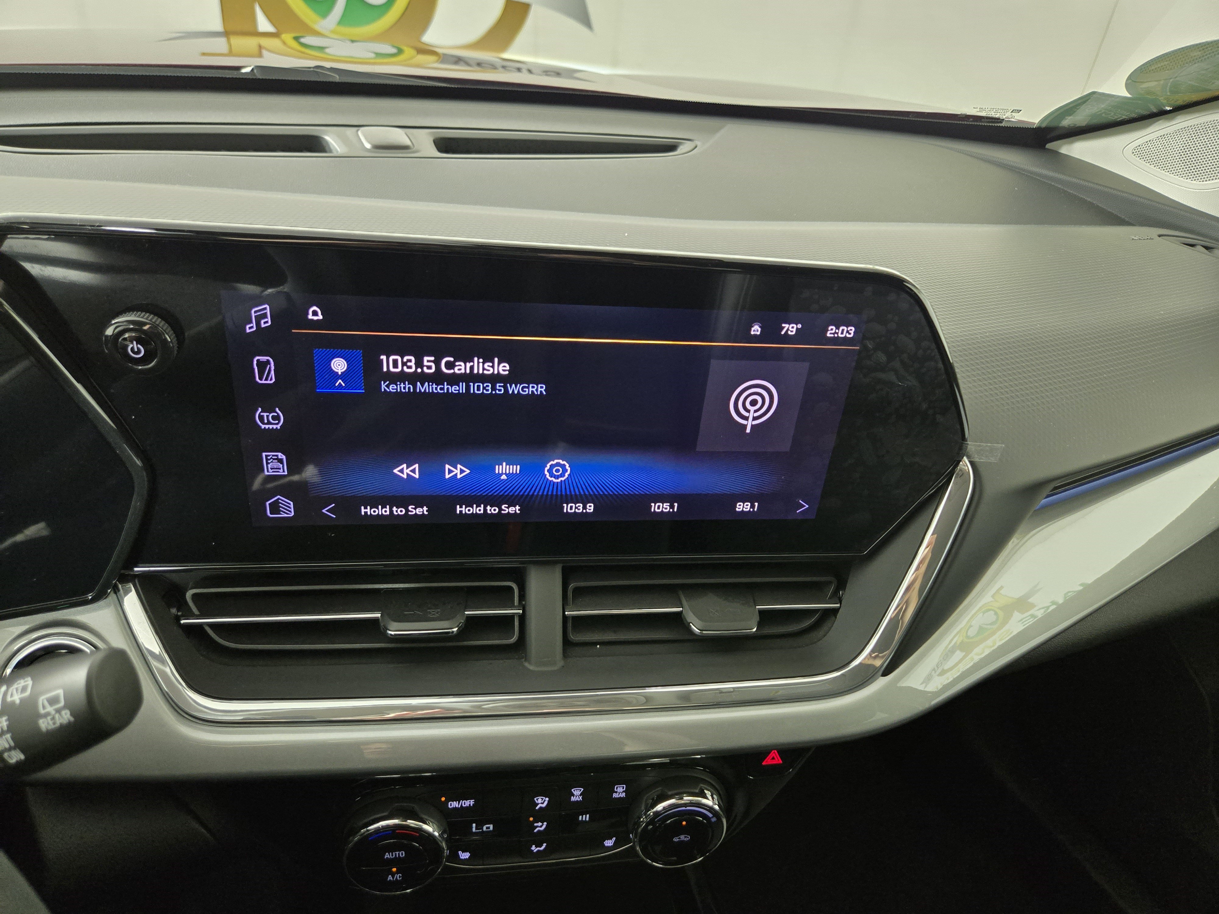 Certified 2025 Chevrolet Trax LT w/ LT Convenience Package FWD image 19