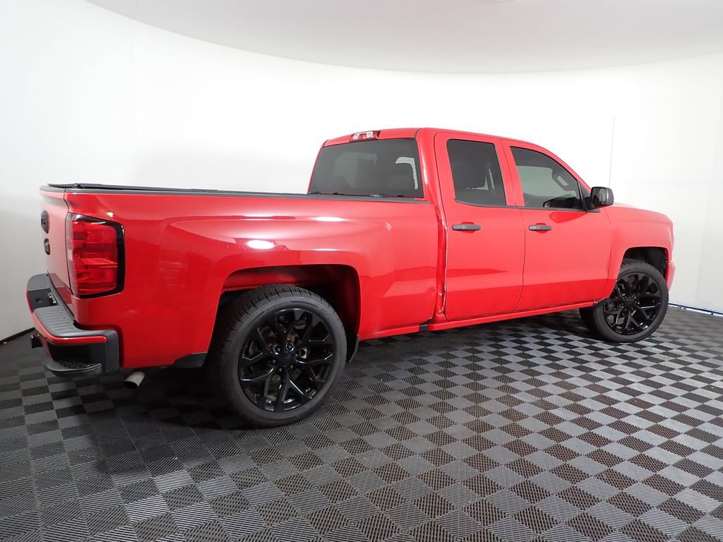 Used 2018 Chevrolet Silverado 1500 Custom w/ Custom Convenience Package RWD image 19