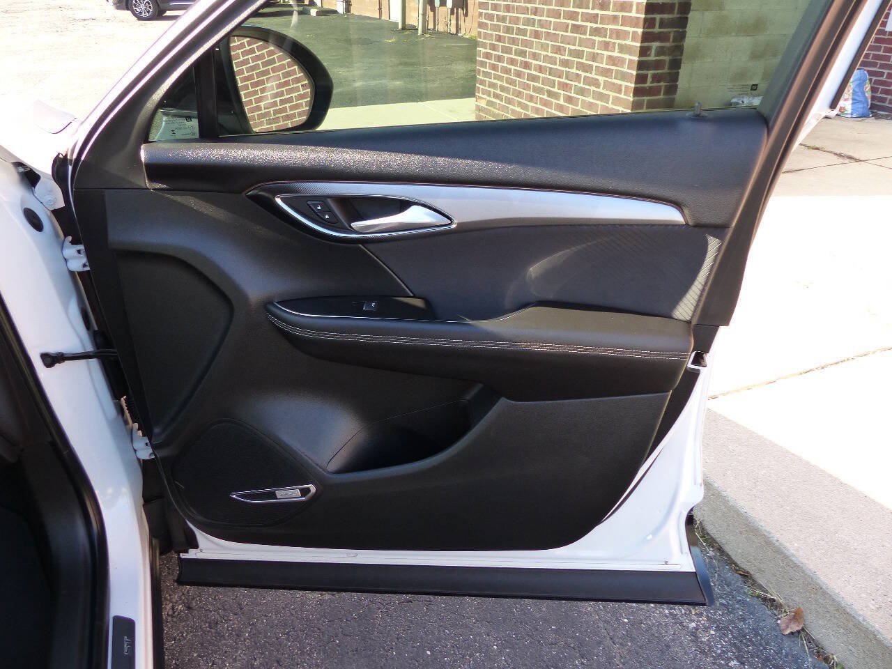 Used 2025 Buick Envision Sport Touring AWD/4WD image 43