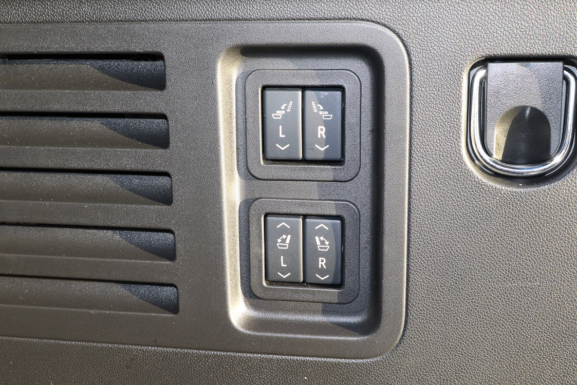 Used 2025 Chevrolet Traverse RS w/ LPO, Floor Liner Package image 20