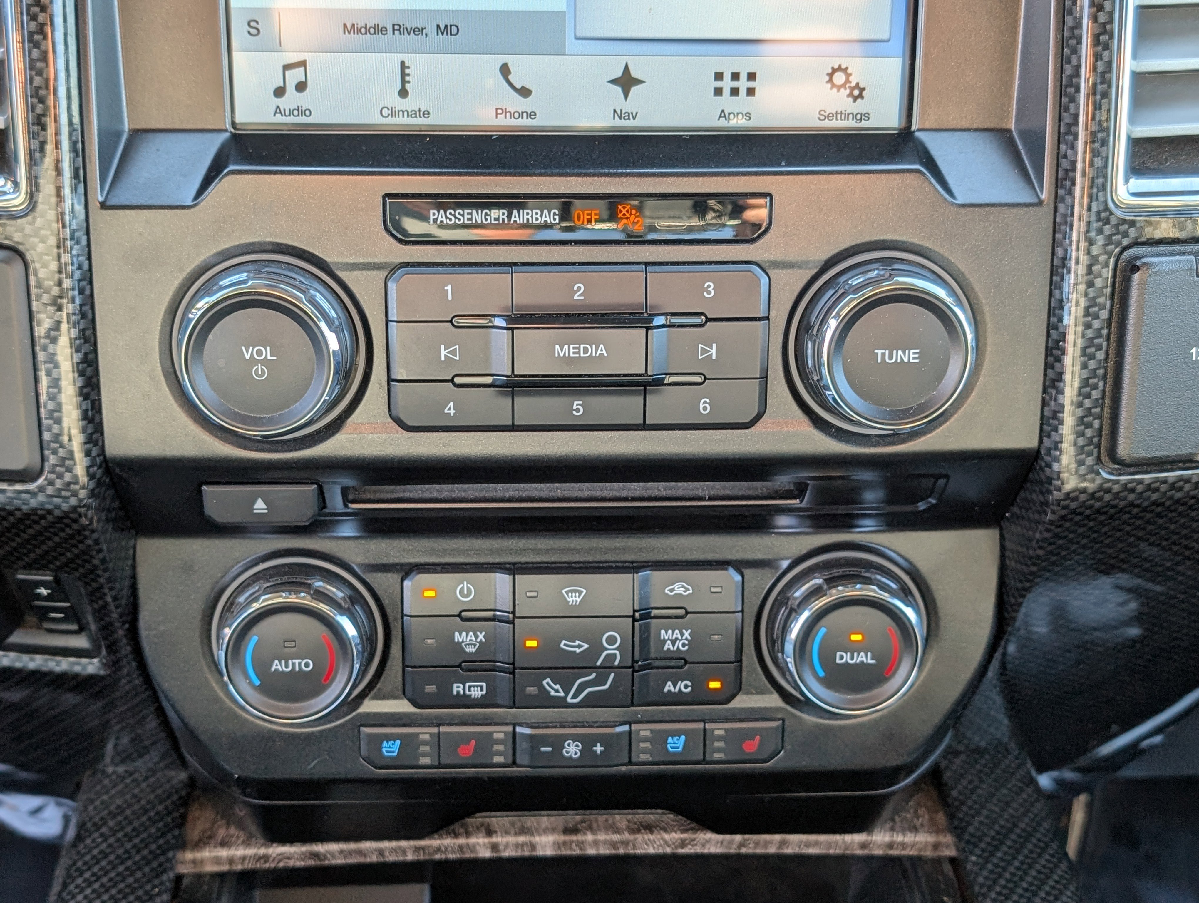 Used 2017 Ford F250 Lariat w/ Lariat Ultimate Package image 27