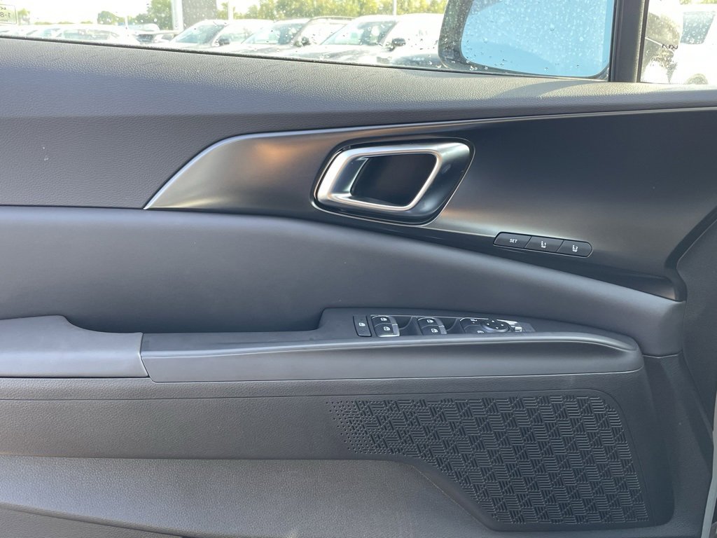 New 2026 Kia Carnival SX w/ SX Dark Edition Package image 19