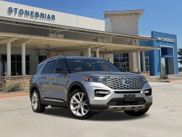 Used 2022 Ford Explorer Platinum w/ Equipment Group 601A RWD image 2