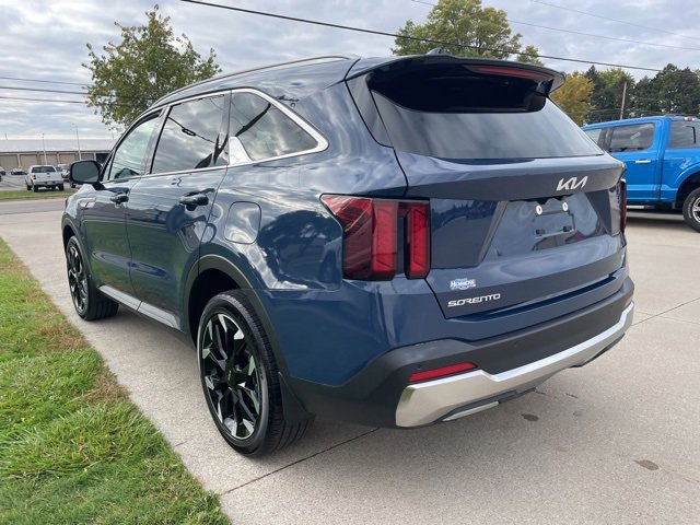 Used 2024 Kia Sorento X-Line EX image 2