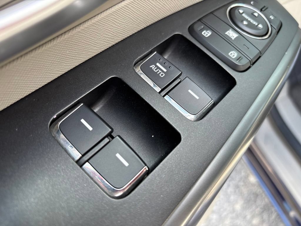 Used 2020 Kia Sedona LX FWD image 18