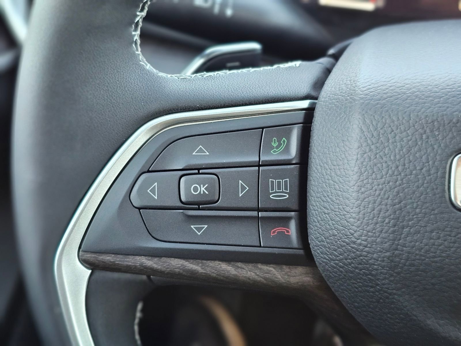 New 2026 Jeep Grand Cherokee Altitude image 16