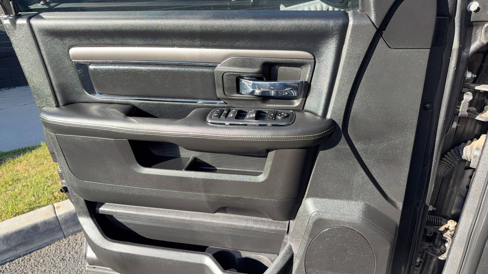 Used 2018 RAM 2500 Lone Star w/ Sport Appearance Group image 15