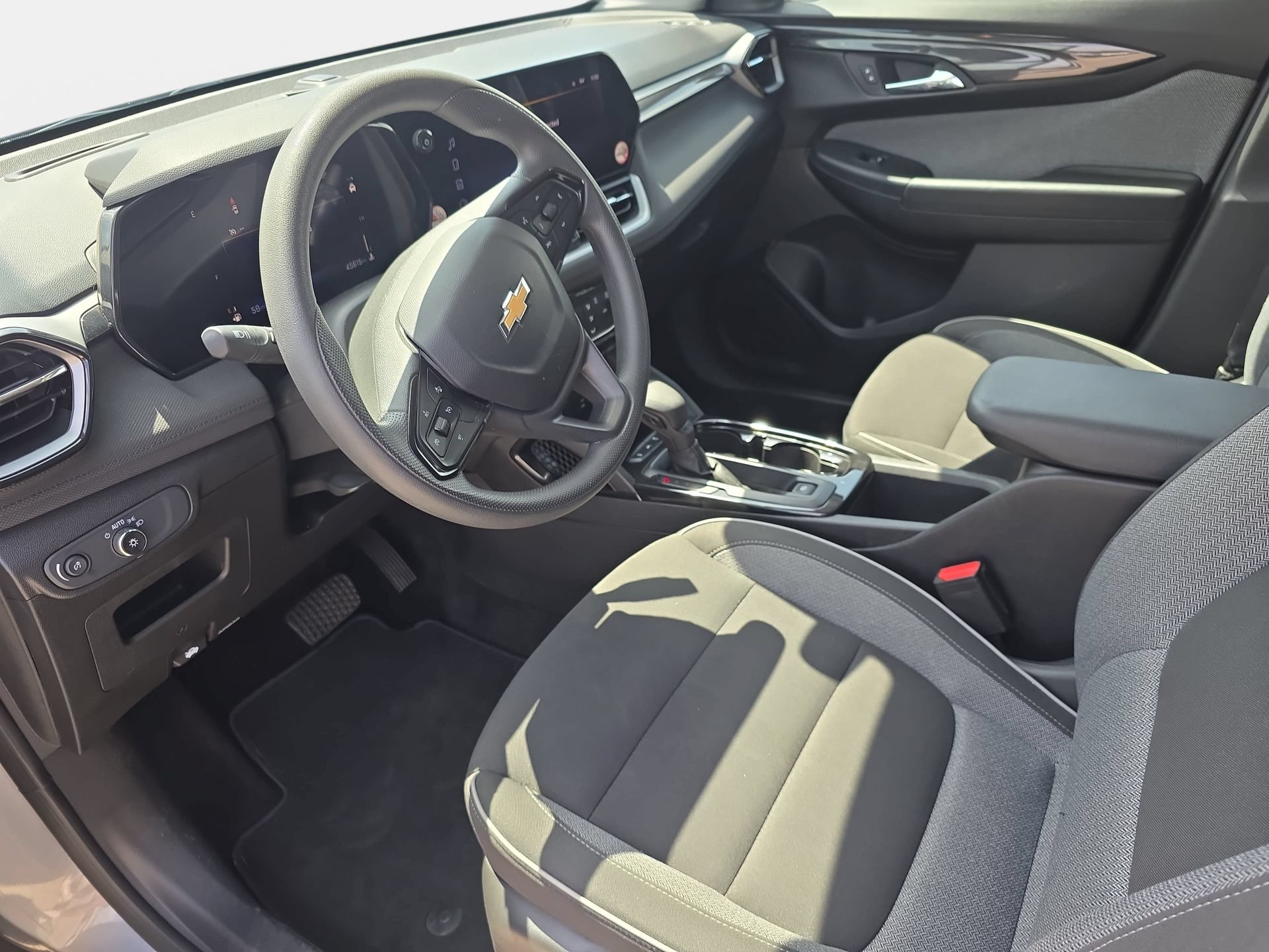 Used 2025 Chevrolet TrailBlazer LT AWD/4WD image 15