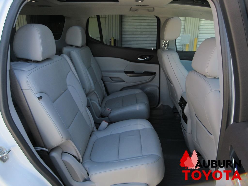 Used 2023 GMC Acadia SLT w/ Technology Package image 15