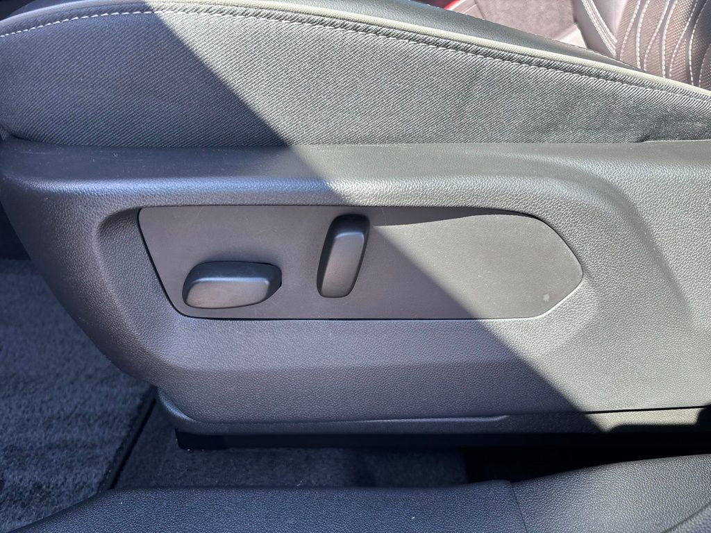 Used 2023 Buick Envision Avenir image 17