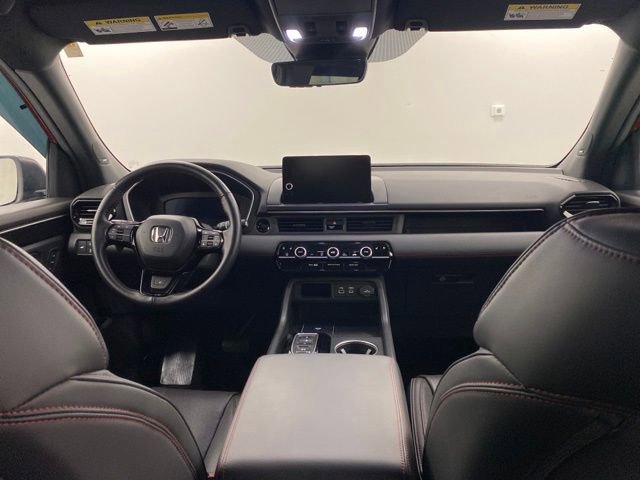 Used 2025 Honda Pilot Black Edition image 37