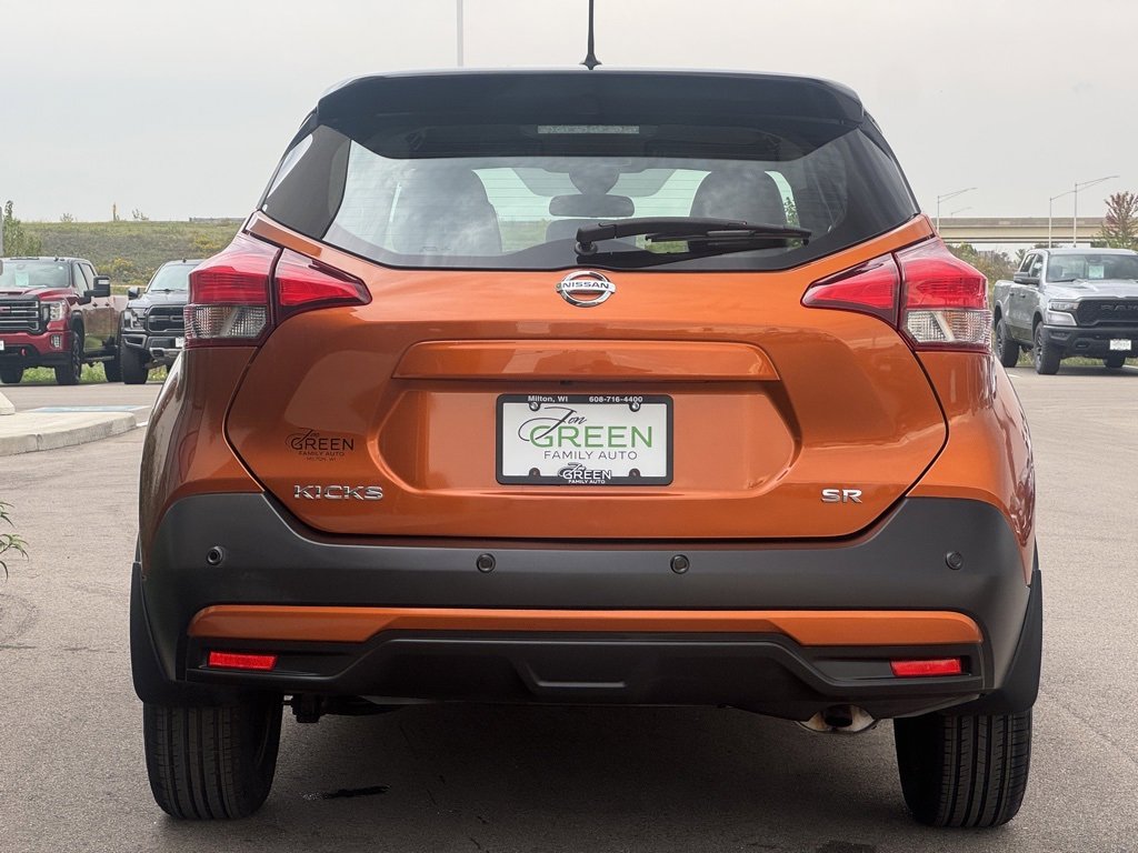 Used 2020 Nissan Kicks SR w/ SR Premium Package image 8
