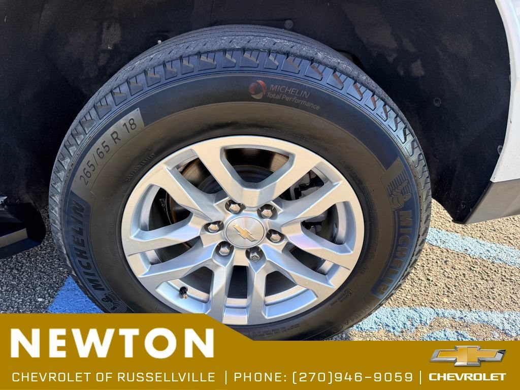 Used 2022 Chevrolet Suburban LT RWD image 32