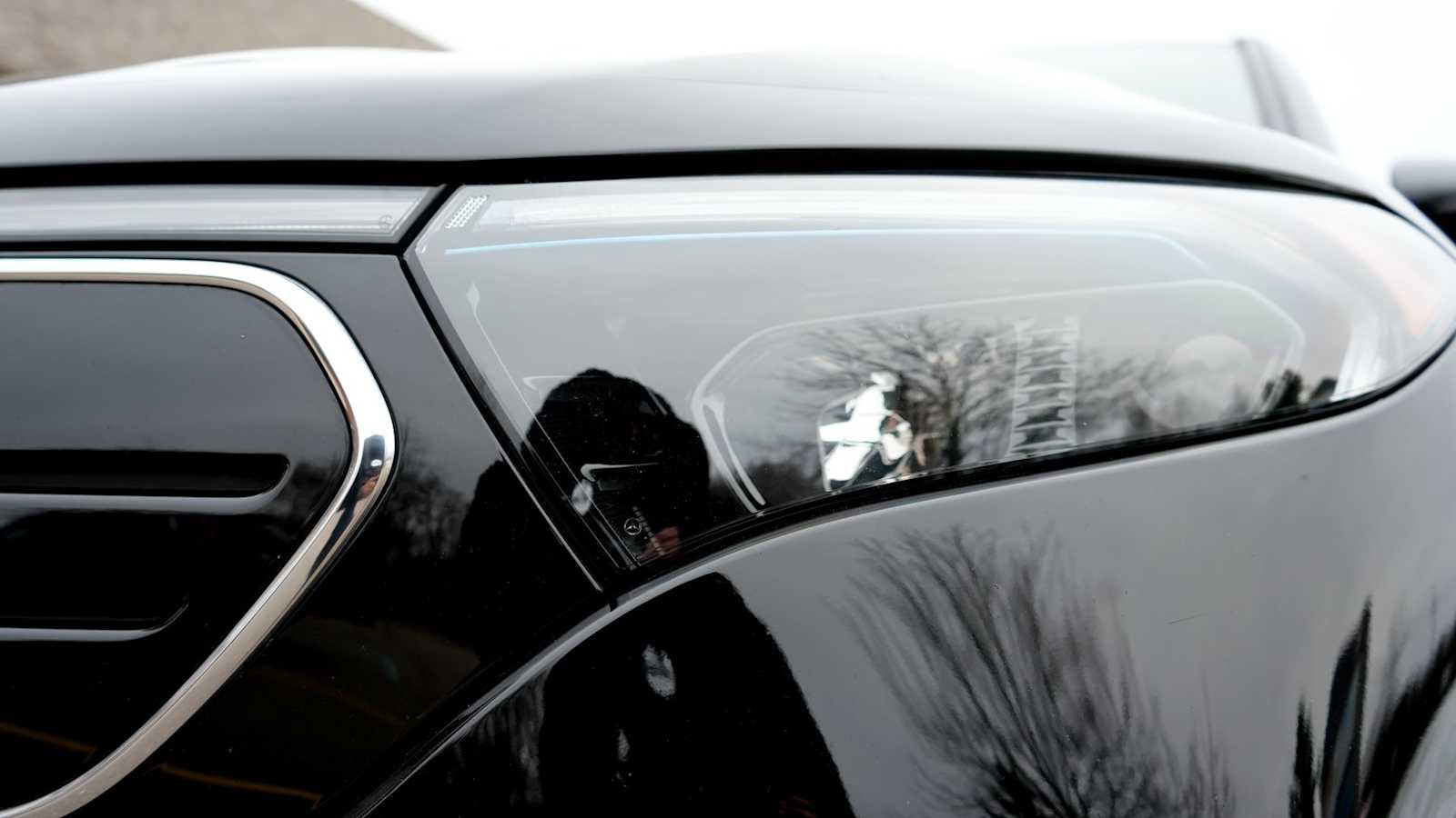 Certified 2022 Mercedes-Benz EQB 300 4MATIC w/ Exclusive Package image 70