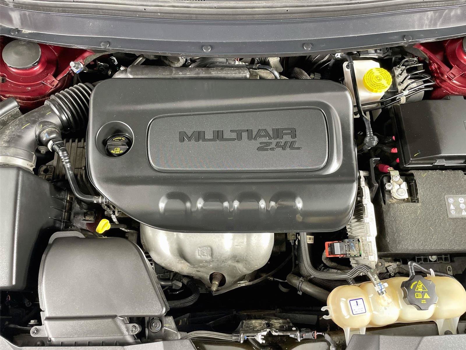 Used 2019 Jeep Cherokee Latitude Plus w/ Cold Weather Group FWD image 31