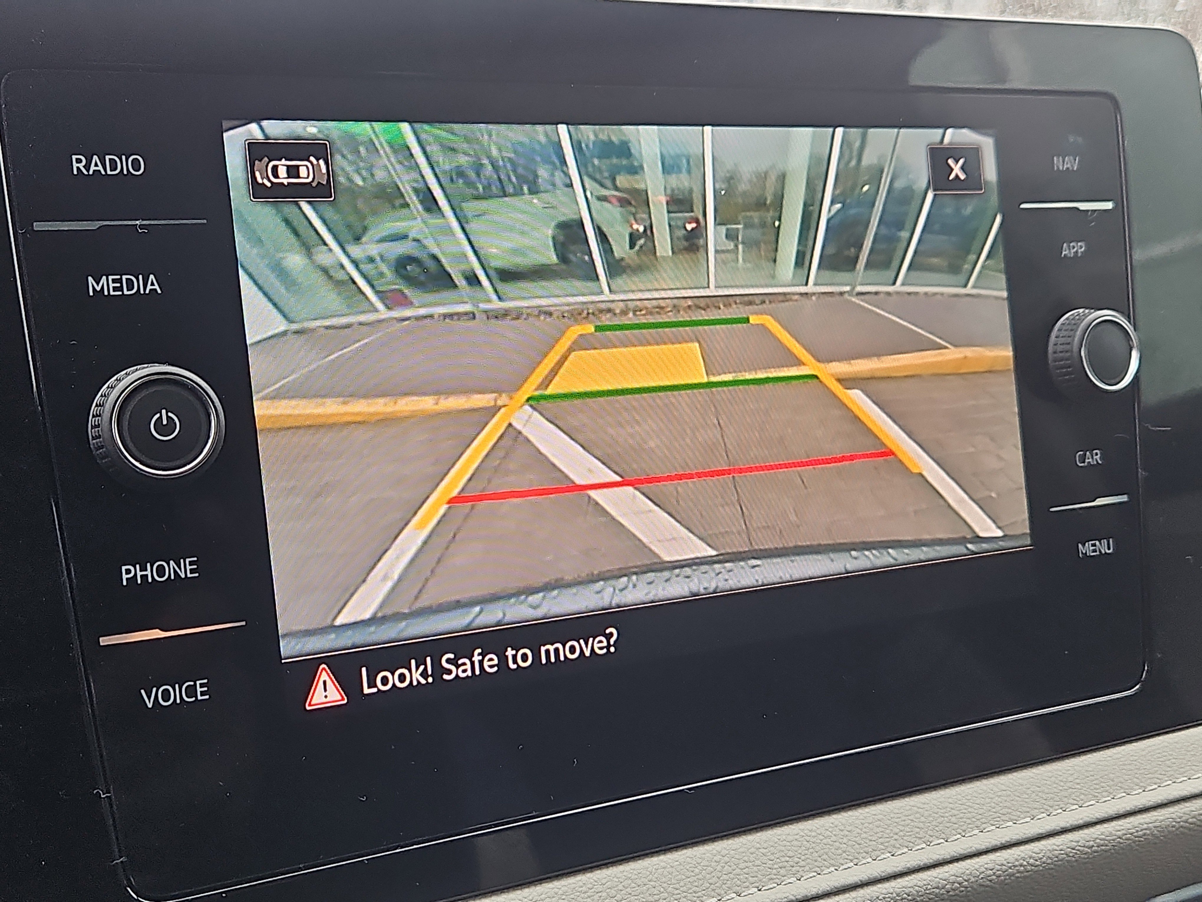 Used 2025 Volkswagen Taos SEL image 9