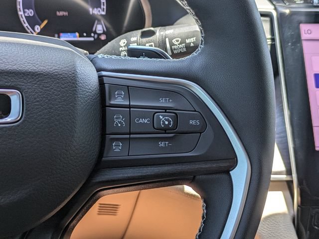 Used 2025 Jeep Grand Cherokee Limited w/ Luxury Tech Group II AWD/4WD image 35