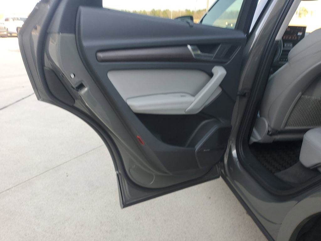 Used 2025 Audi Q5 2.0T Premium Plus image 7