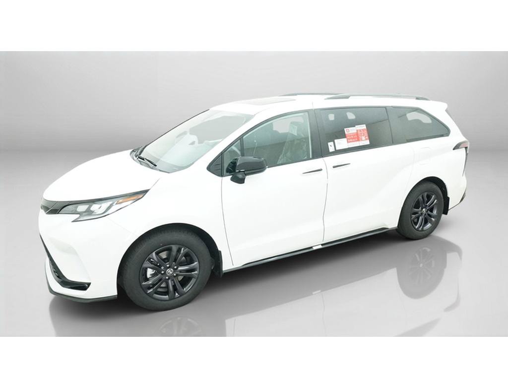 New 2026 Toyota Sienna XSE AWD/4WD image 2