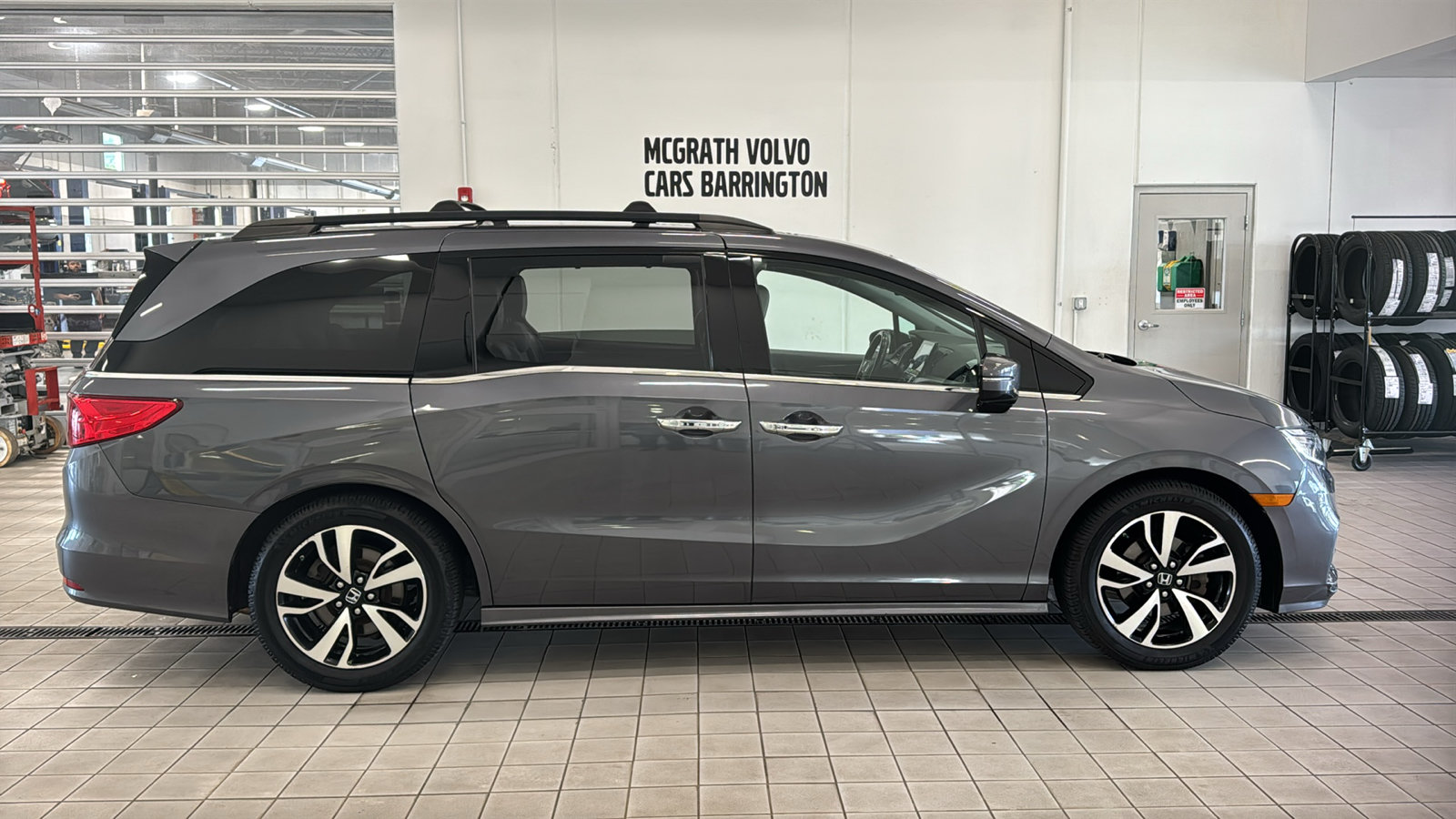 Used 2018 Honda Odyssey Elite image 4