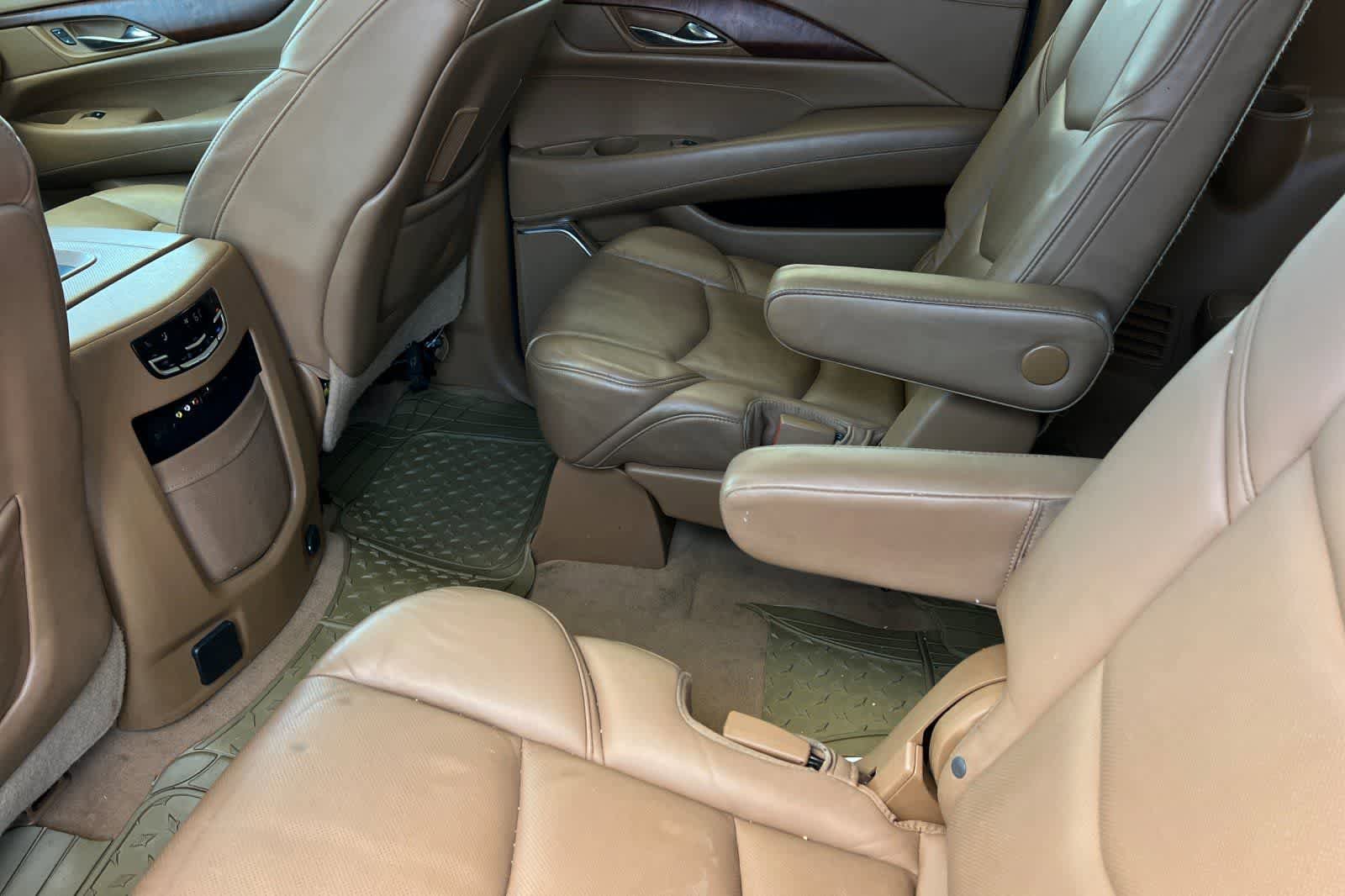 Used 2016 Cadillac Escalade ESV Platinum AWD/4WD image 5