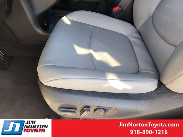 Used 2026 Toyota Sienna XLE FWD image 24