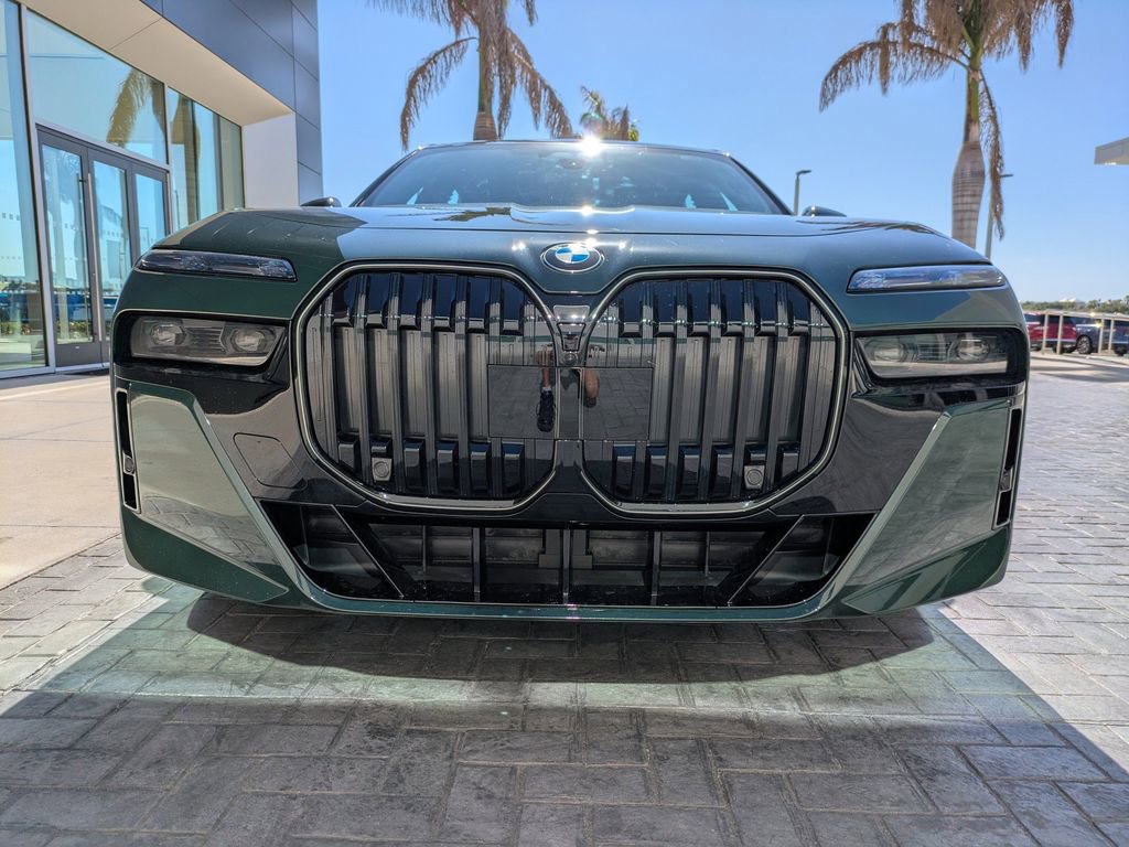 Used 2025 BMW 760i xDrive w/ Executive Package image 10