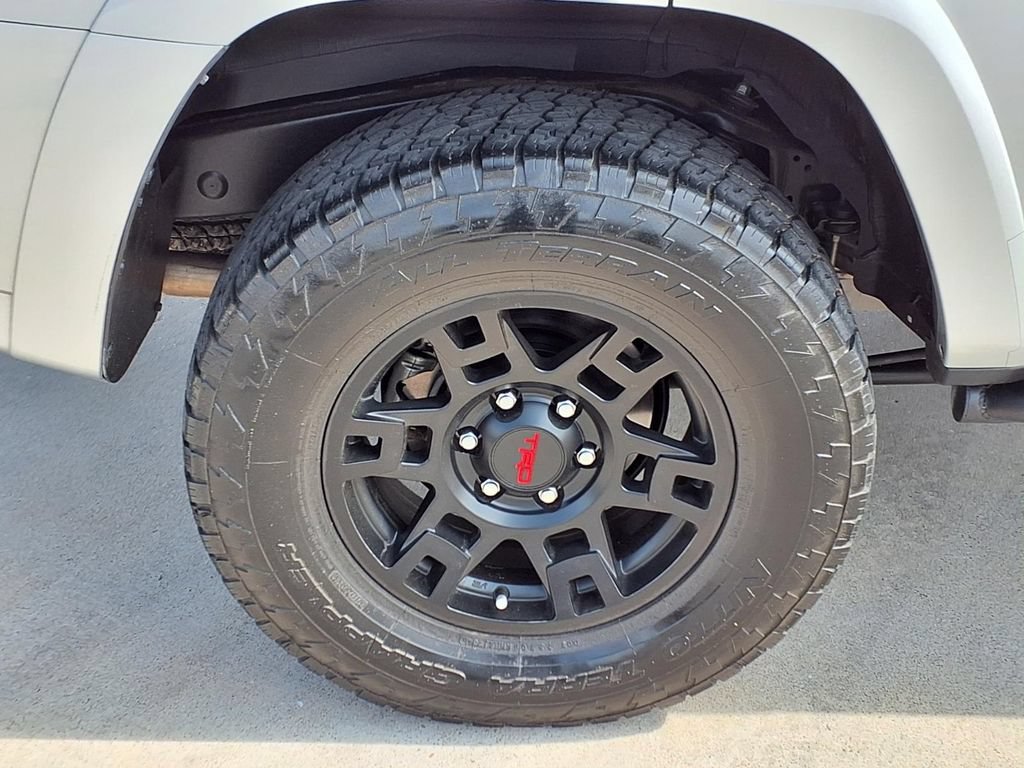 Used 2024 Toyota 4Runner TRD Off-Road Premium AWD/4WD image 9