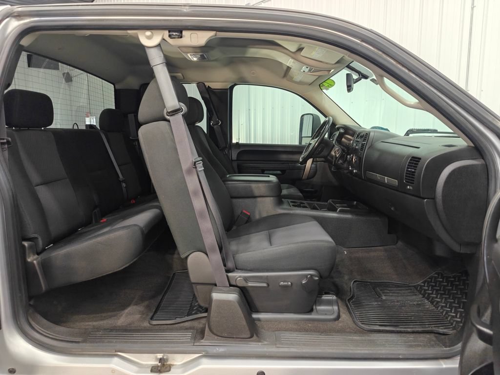 Used 2013 Chevrolet Silverado 2500 LT w/ Interior Plus Package AWD/4WD image 29