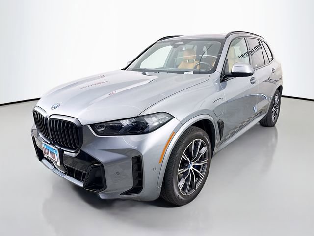 Used 2025 BMW X5 xDrive50e w/ M Sport Package image 3