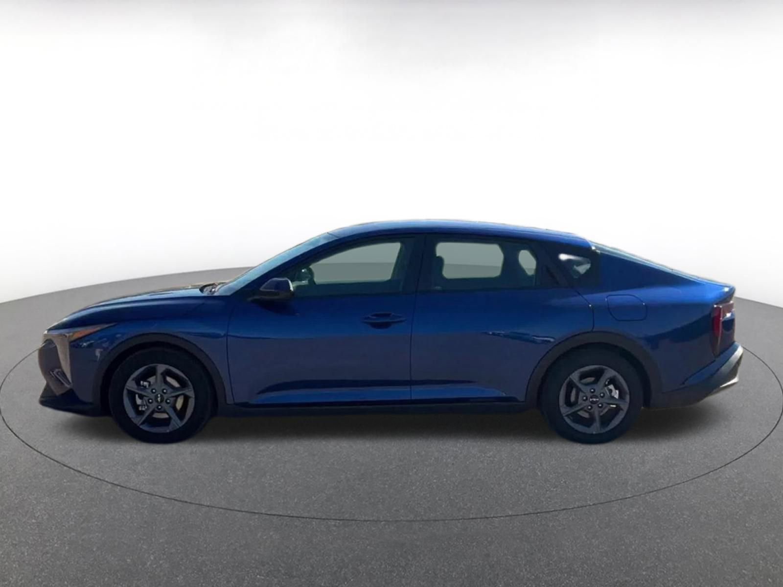 Used 2025 Kia K4 LXS image 9