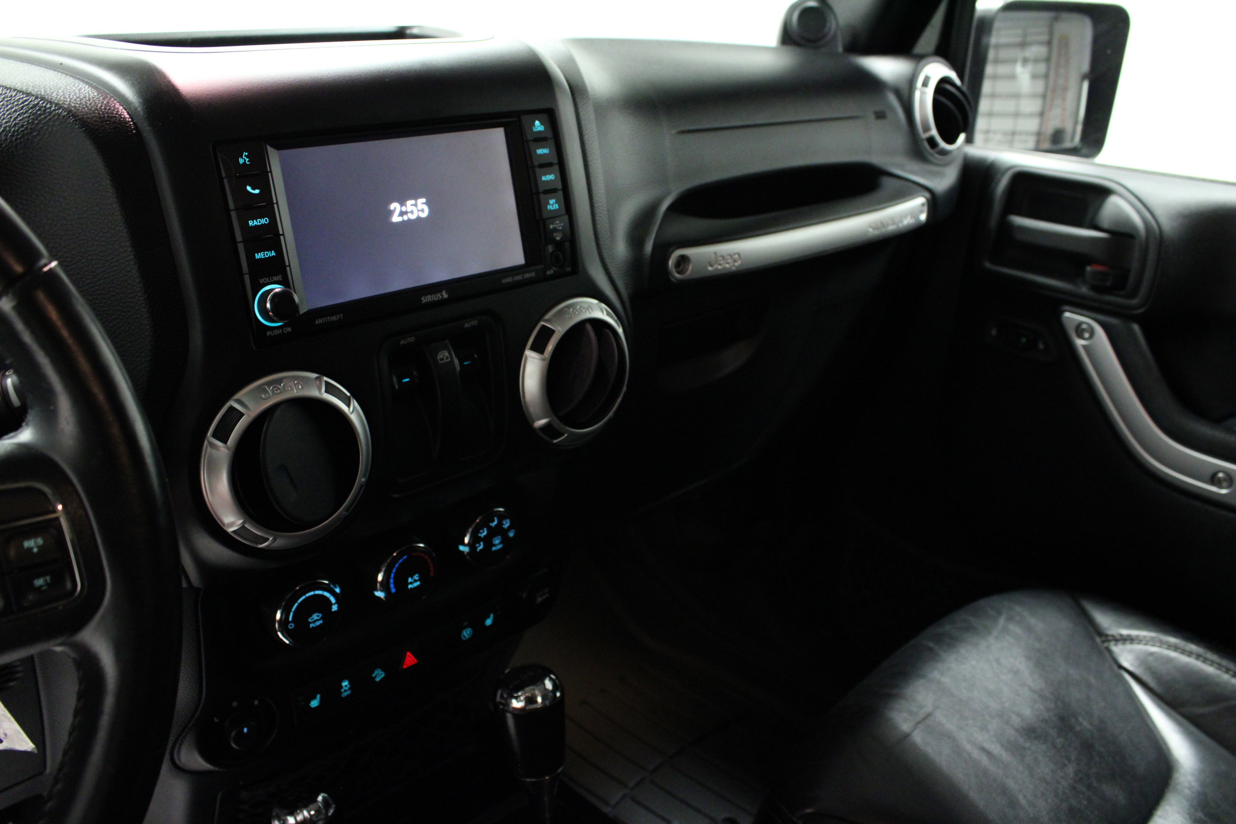Used 2013 Jeep Wrangler Sahara w/ Connectivity Group image 18