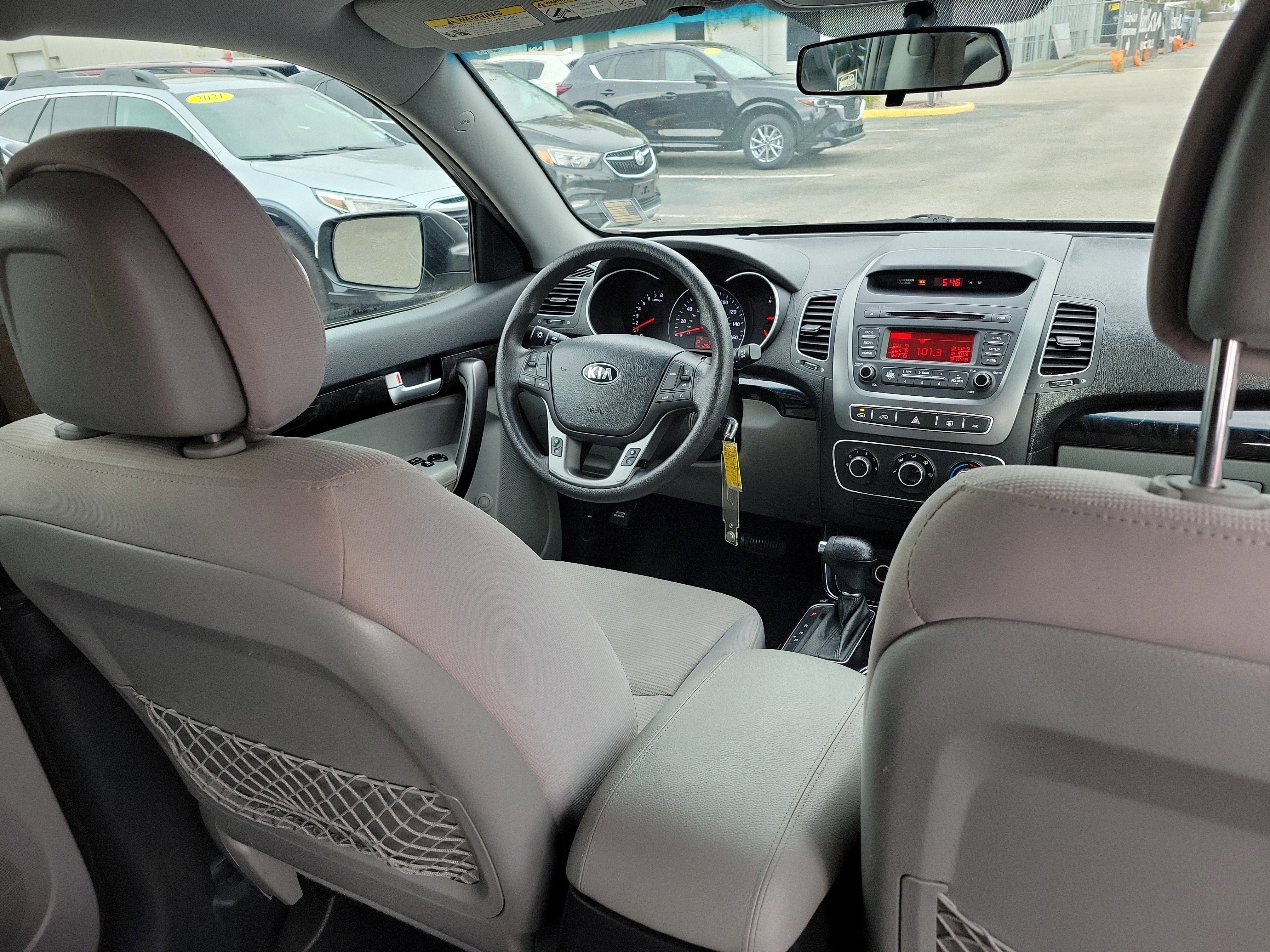 Used 2015 Kia Sorento LX image 13