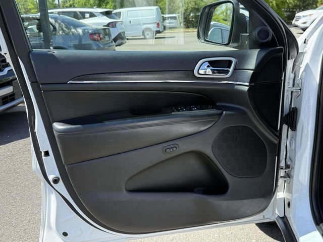 Used 2018 Jeep Grand Cherokee Limited AWD/4WD image 14