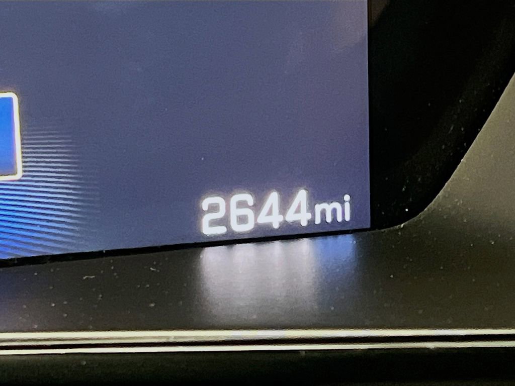 Used 2025 Chevrolet Colorado Z71 w/ Technology Package AWD/4WD image 12