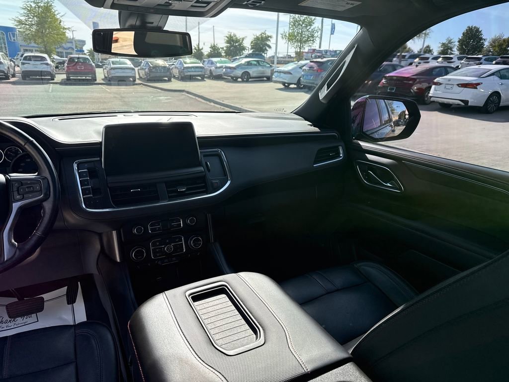 Used 2021 Chevrolet Tahoe RST w/ Luxury Package RWD image 15