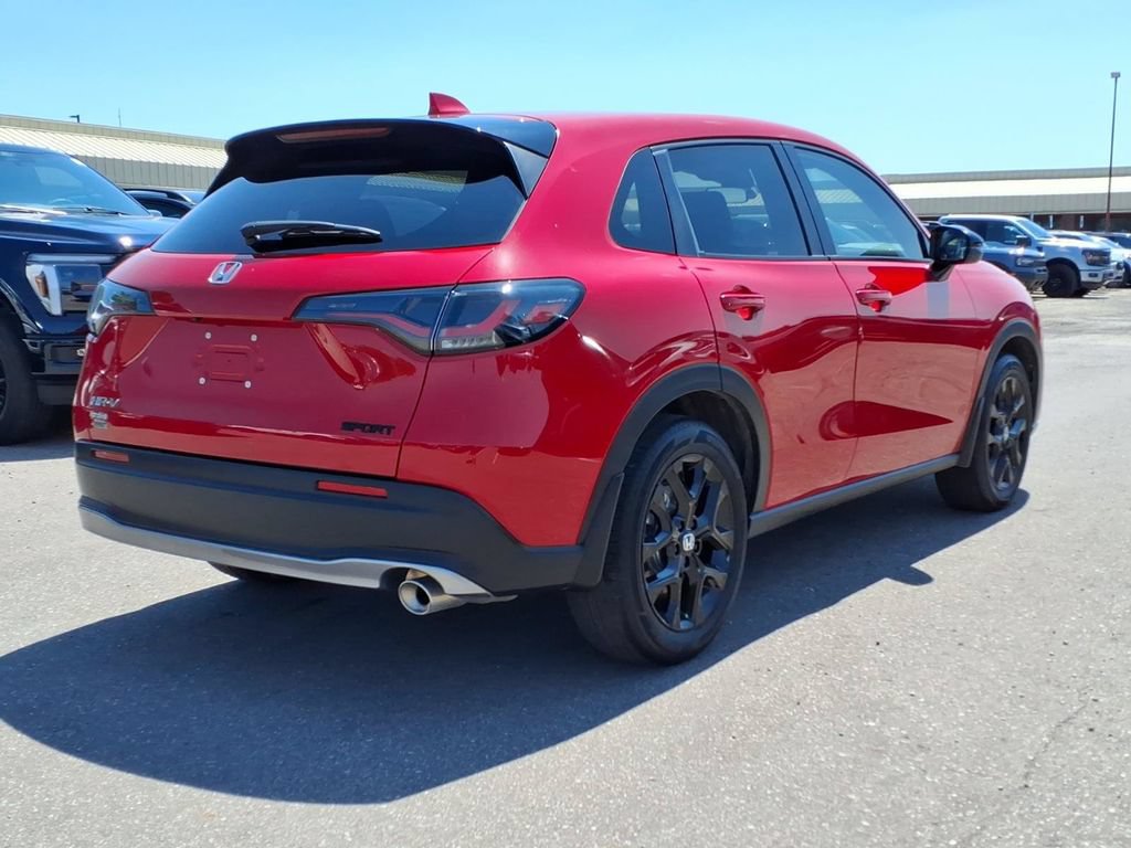 Used 2025 Honda HR-V Sport image 4