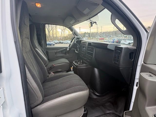 Used 2024 Chevrolet Express 2500 w/ Driver Convenience Package image 28