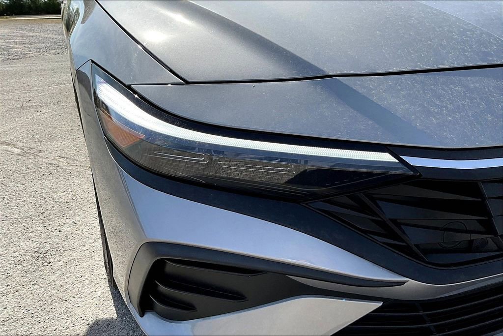 Used 2024 Hyundai Elantra SEL image 29